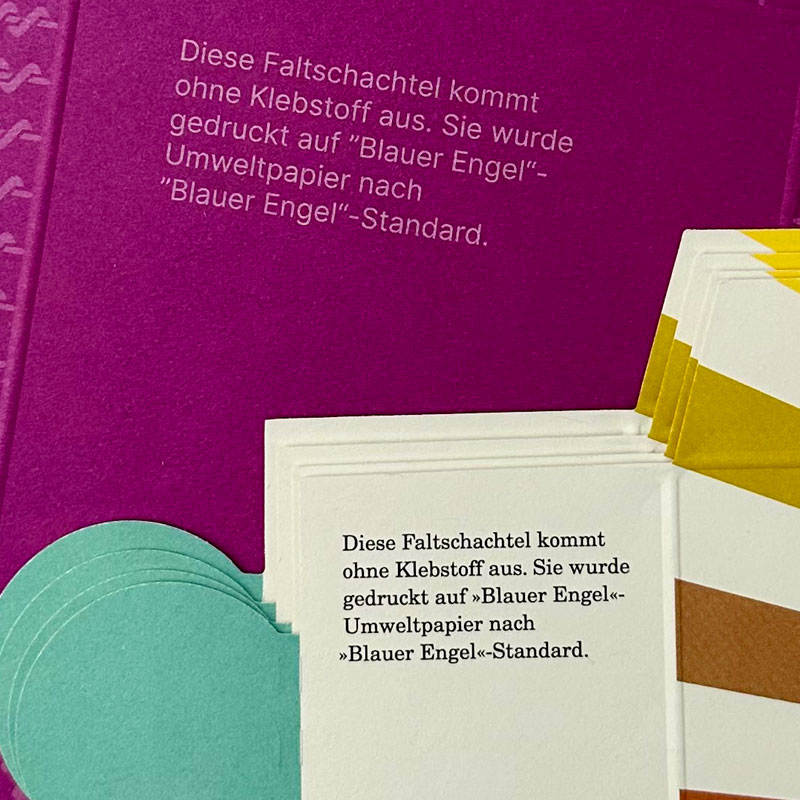 Faltschachtel ohne Klebstoff auf Blauer Engel Umweltpapier